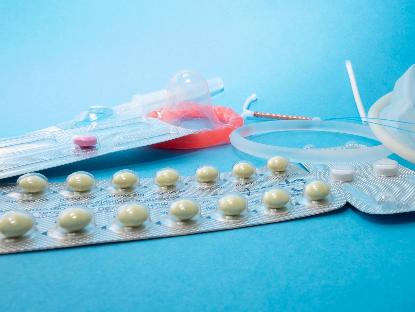 Prezervatif, doğum kontrol hapı ve diğer kontraseptifler